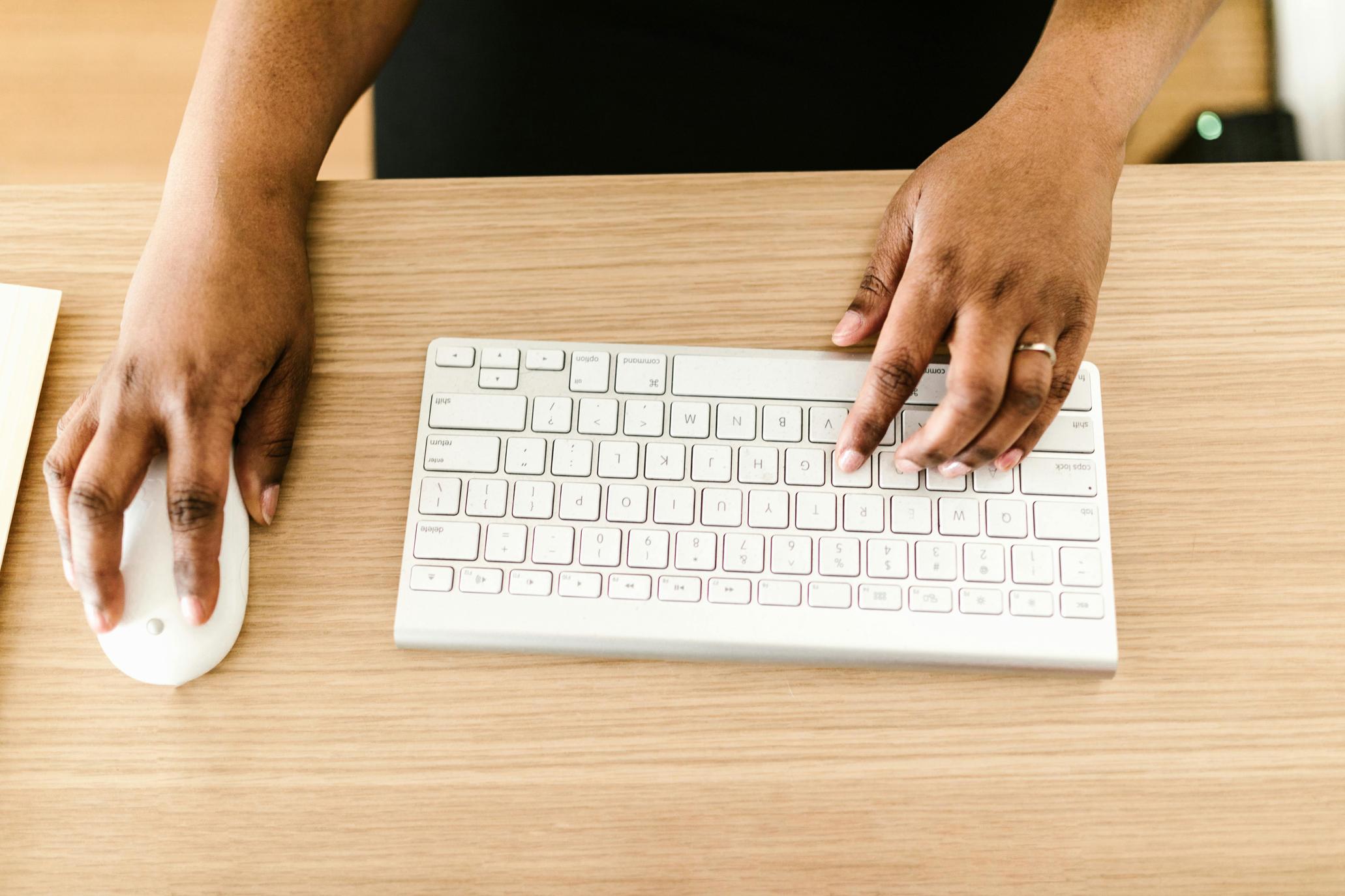 Comment réduire le bruit des clics de votre souris pour un espace de travail efficace